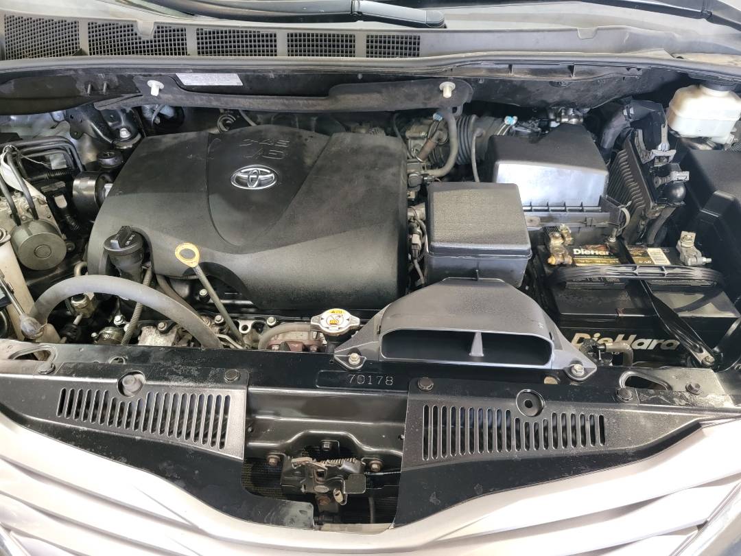 2017 TOYOTA SIENNA — 201948 Miles — Lot HS878210 — Main - Marhaba Auctions Used Cars - Image 10
