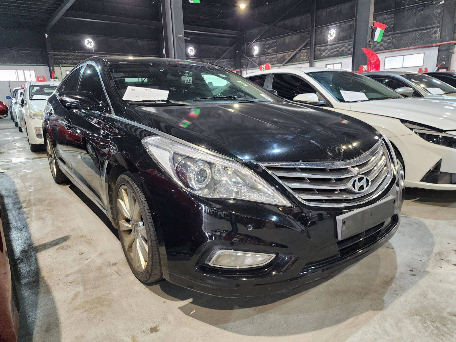 2012 HYUNDAI GRANDEUR — 232537 KM — Lot 168193 — Al Quoz - Marhaba Auctions Used Cars - Image 4