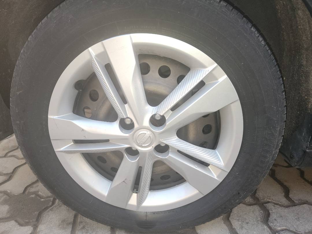 2019 NISSAN KICKS — 43802 Miles — Lot 72666753 - Marhaba Auctions Used Cars - Image 4