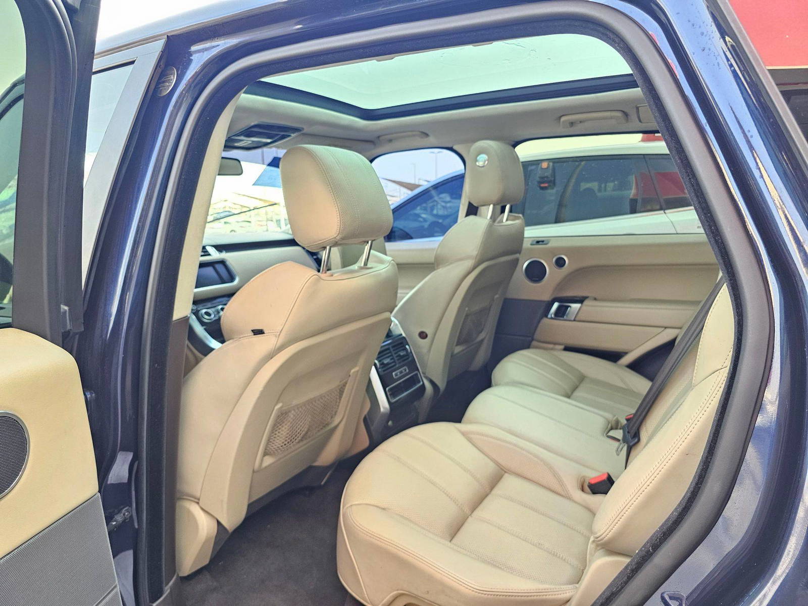 LAND ROVER RANGE ROVER SPORT 2015 - Marhaba Auction Used Cars - Image 6