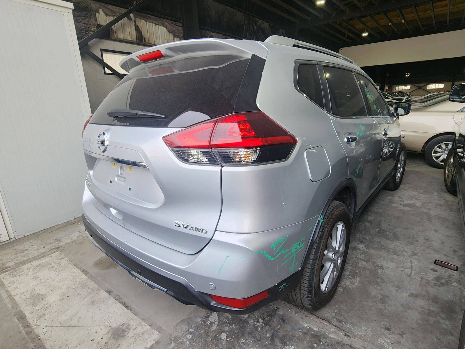 2020 NISSAN ROGUE — 110705 Miles — Lot V5LP521336 — Al Quoz - Marhaba Auctions Used Cars - Image 4