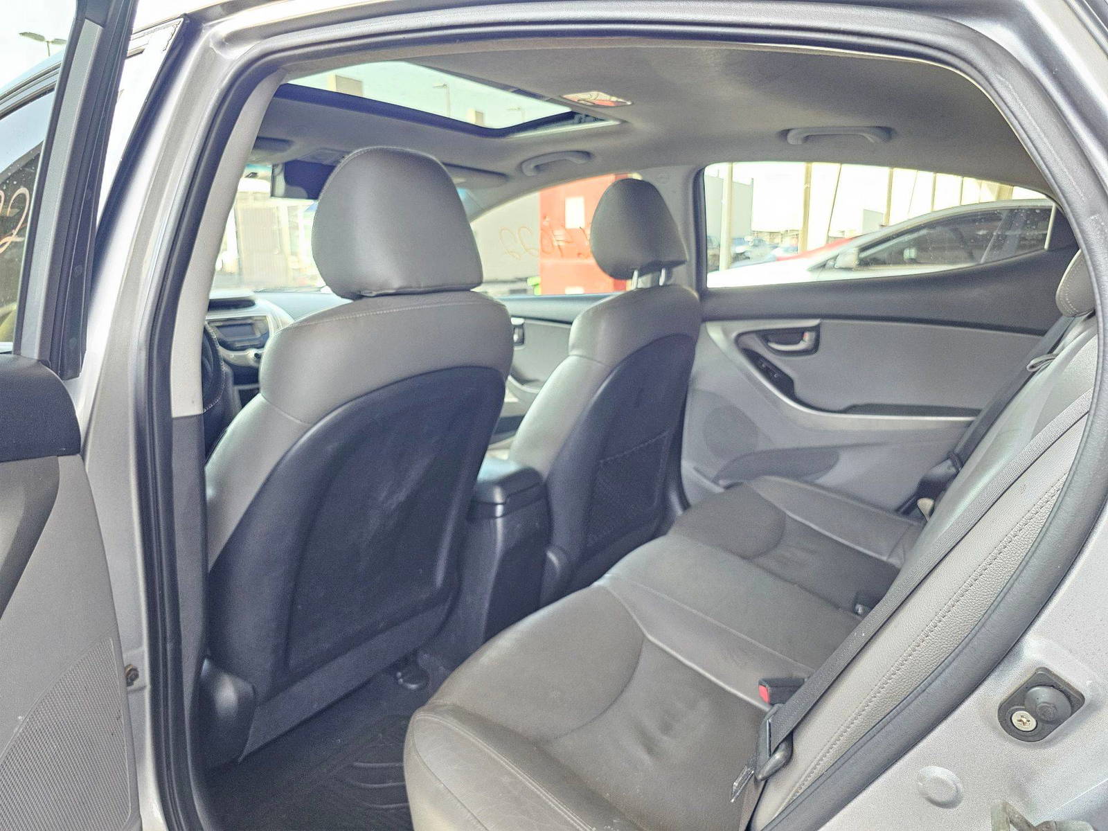 2012 HYUNDAI ELANTRA — 207648 Miles — Lot CU193030 — Souq - Marhaba Auctions Used Cars - Image 6