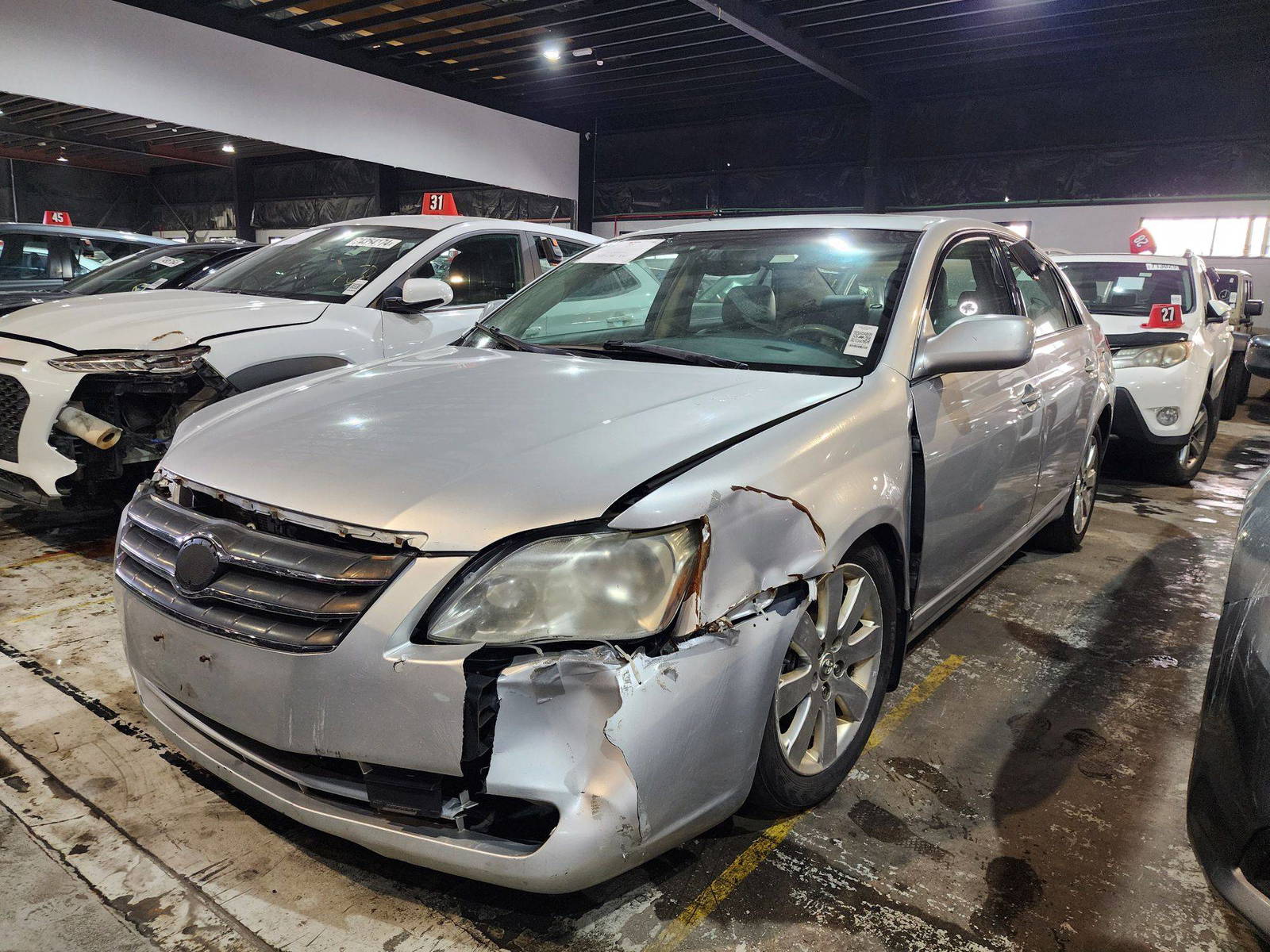 2005 TOYOTA AVALON — 232522 Miles — Lot 40745770 — Main - Marhaba Auctions Used Cars - Image 6