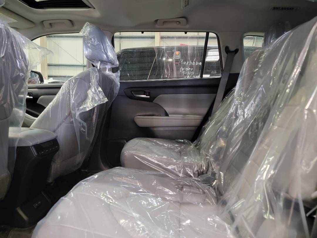 2023 TOYOTA HIGHLANDER — 14274 Miles — Lot S015686 — Main - Marhaba Auctions Used Cars - Image 8