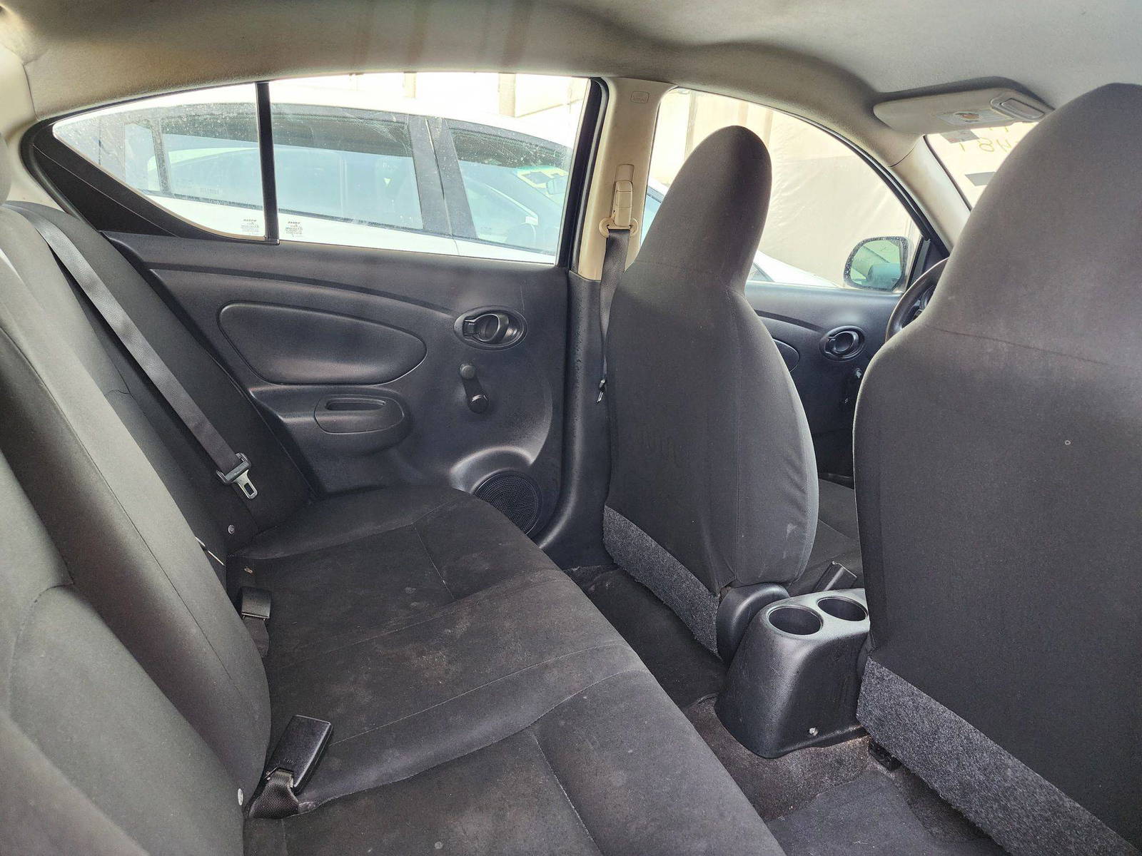 2014 NISSAN VERSA — 157791 Miles — Lot 39055487 — Souq - Marhaba Auctions Used Cars - Image 5