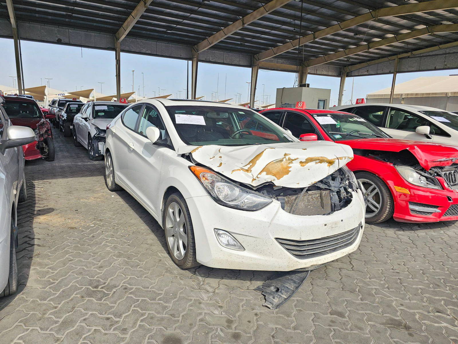 2013 HYUNDAI ELANTRA — 176900 KM — Lot 40015839 — Souq - Marhaba Auctions Used Cars - Image 4