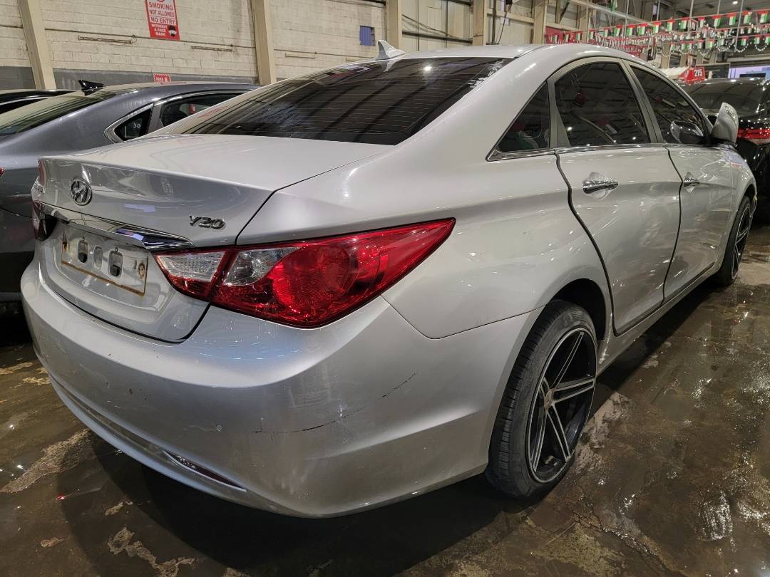 2010 HYUNDAI SONATA — 229423 KM — Lot 073698 — Main - Marhaba Auctions Used Cars - Image 6