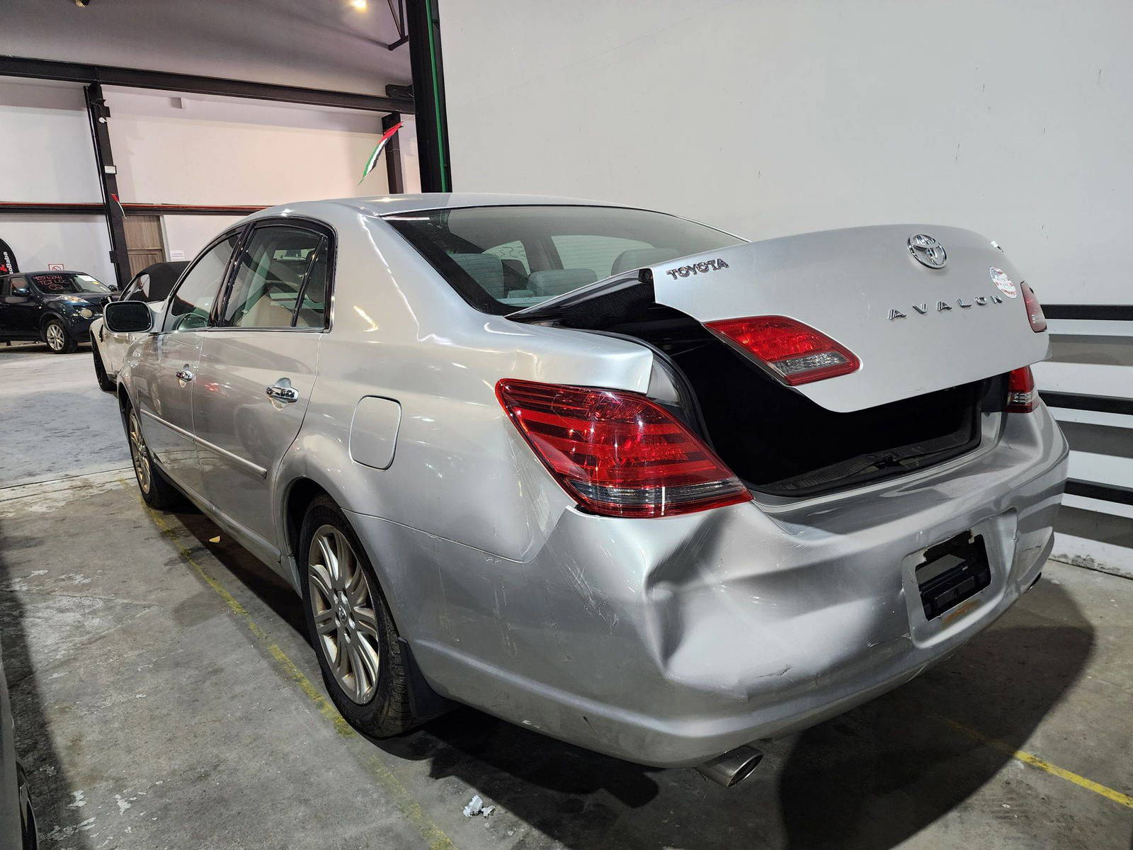 2008 TOYOTA AVALON — 219016 Miles — Lot 75536824 — Al Quoz - Marhaba Auctions Used Cars - Image 5