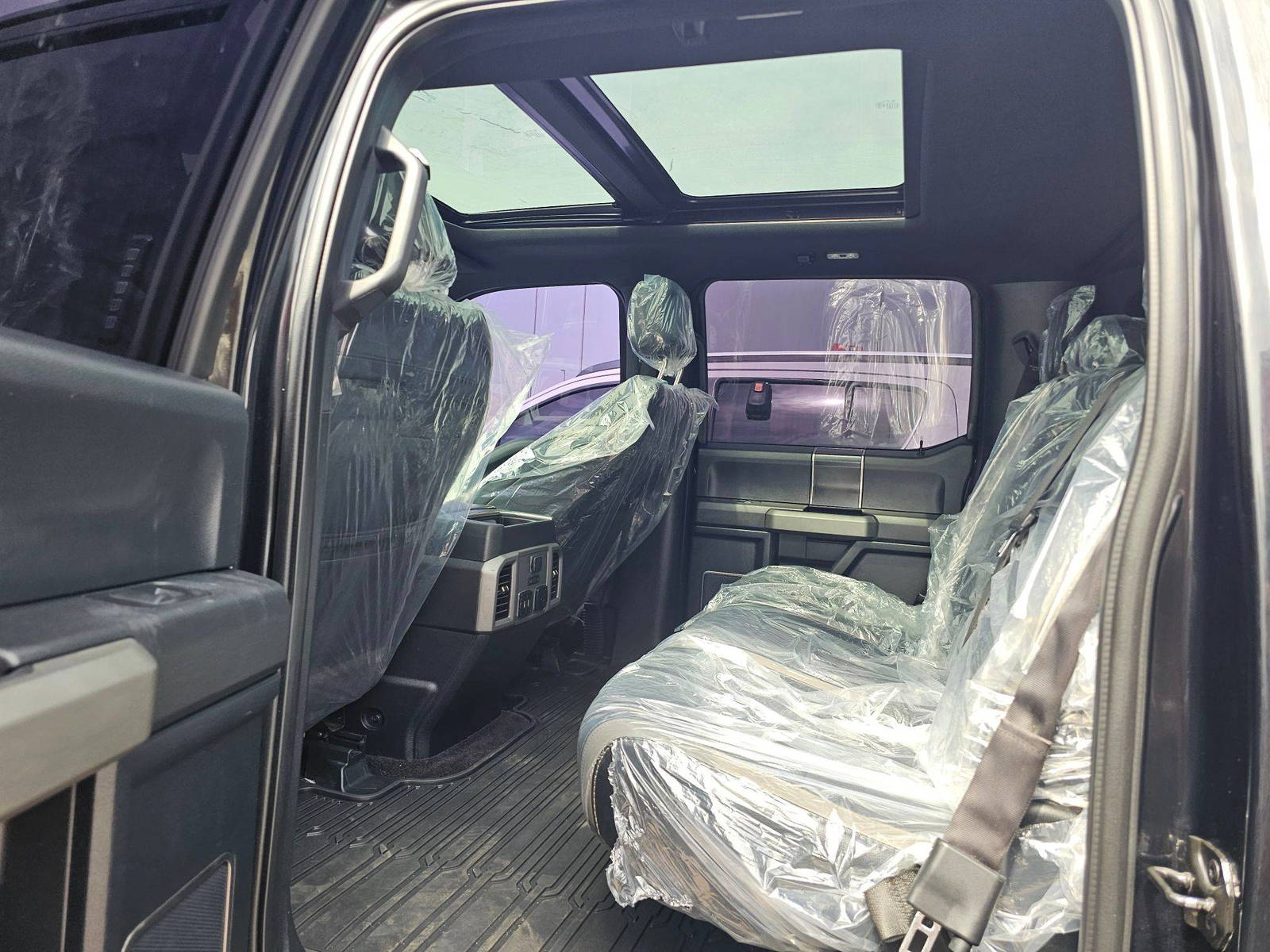 FORD F150 - Raptor 2017 - Marhaba Auction Used Cars - Image 9