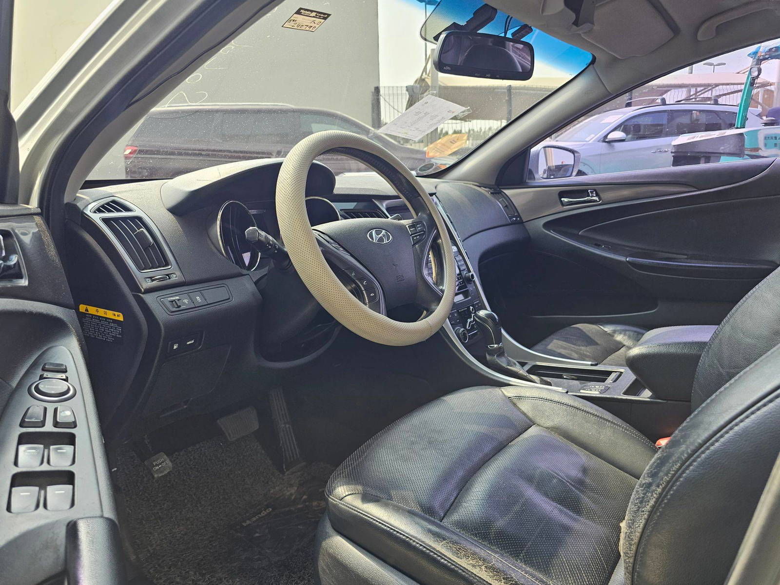 2012 HYUNDAI SONATA — 240790 KM — Lot 011923 — Main - Marhaba Auctions Used Cars - Image 8