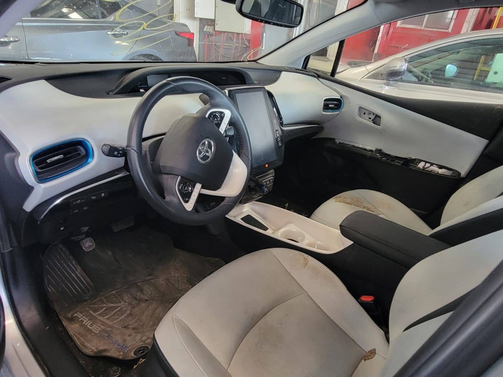 2017 TOYOTA PRIUS — 20120 Miles — Lot 3040600 — Main - Marhaba Auctions Used Cars - Image 8