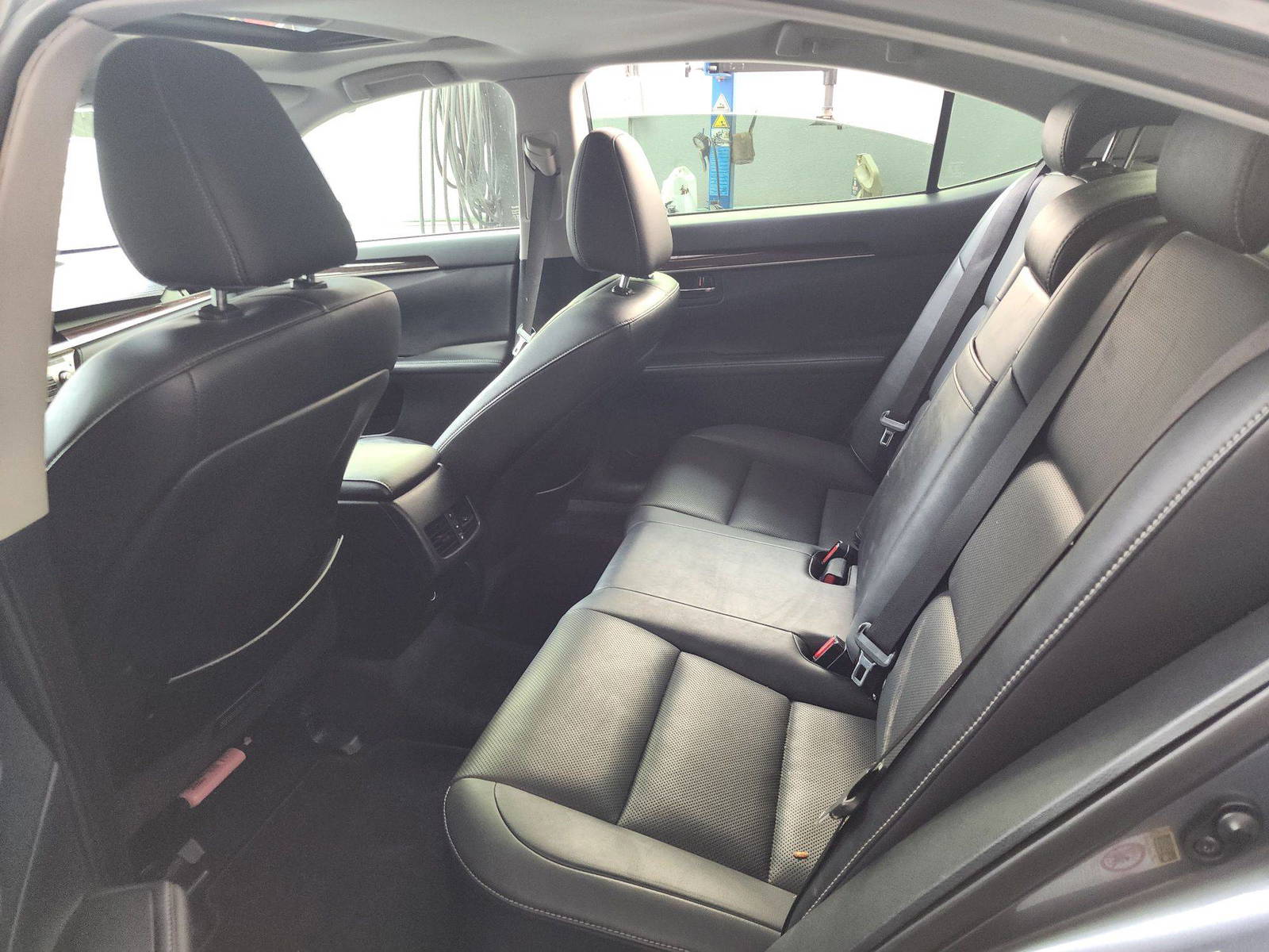 2015 LEXUS ES 350 — 147958 Miles — Lot 215487 — Main - Marhaba Auctions Used Cars - Image 7