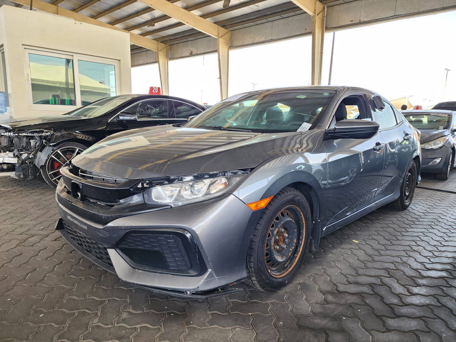 2017 HONDA CIVIC — 138661 KM — Lot 306278 — Main - Marhaba Auctions Used Cars - Image 5