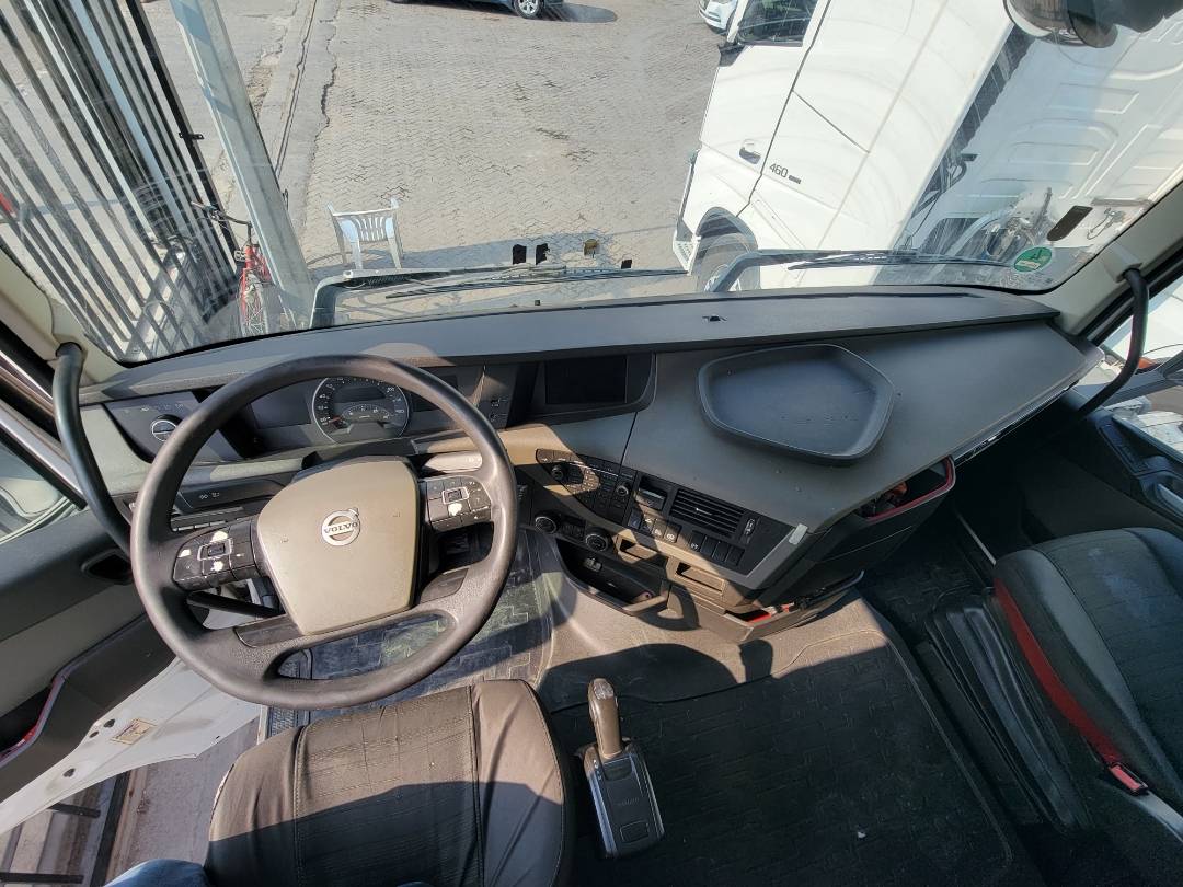 2015 VOLVO FH-Series — 959284 KM — Lot FB711893 — Main - Marhaba Auctions Used Cars - Image 7