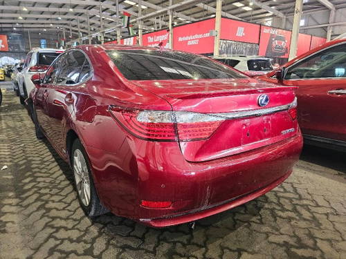 2013 LEXUS ES 300H for sale at Marhaba Auctions