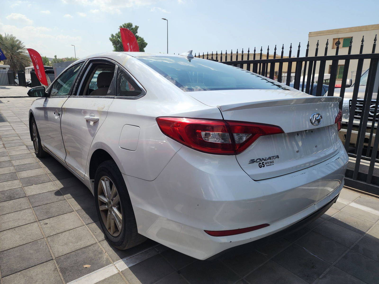 2015 HYUNDAI SONATA — 107521 Miles — Lot 48578 — Al Quoz - Marhaba Auctions Used Cars - Image 5