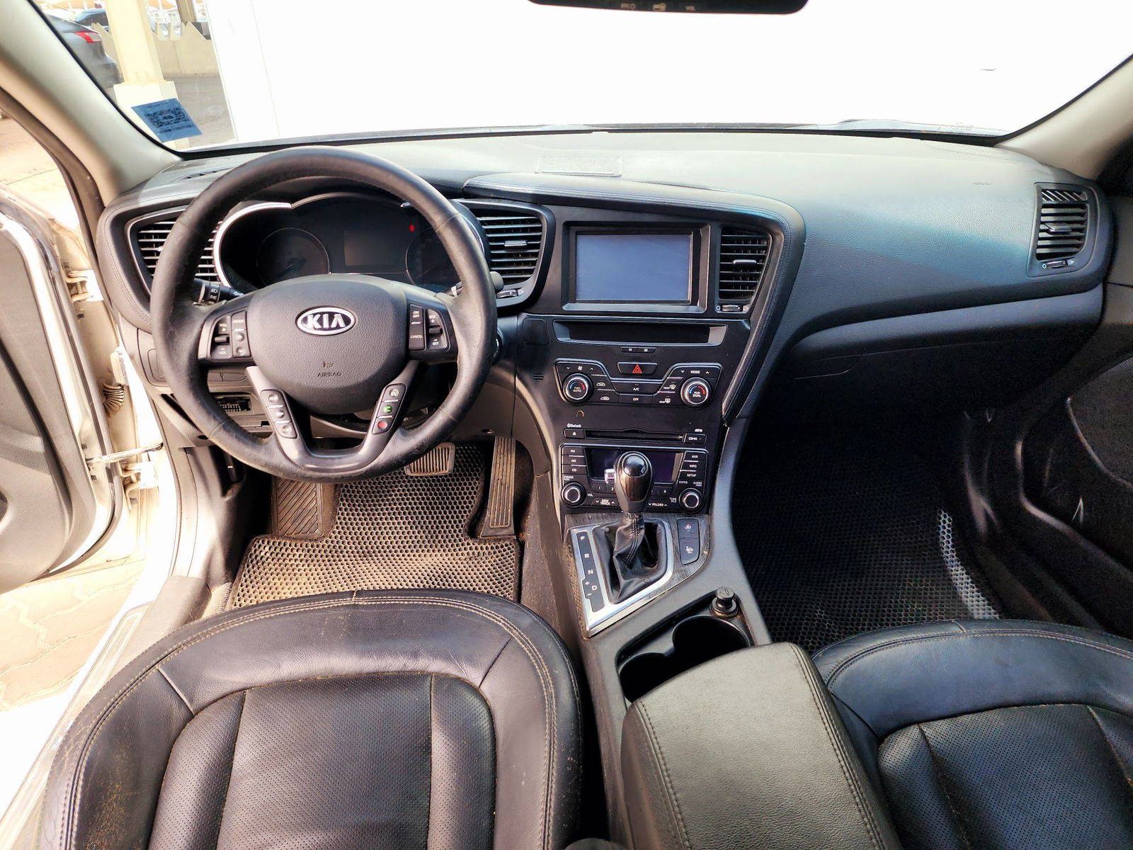 2011 KIA K5 — 244083 KM — Lot 001928 — Souq - Marhaba Auctions Used Cars - Image 7