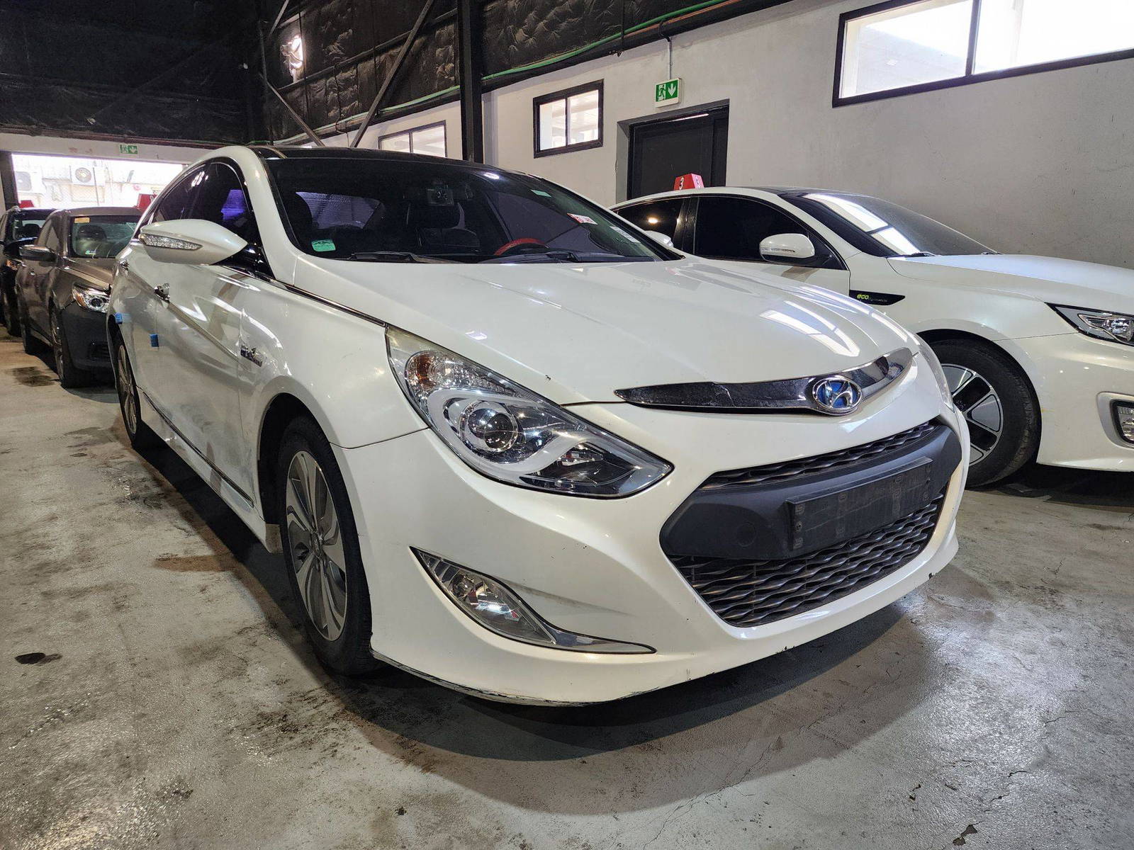 2014 HYUNDAI SONATA — 143966 KM — Lot 87859 — Al Quoz - Marhaba Auctions Used Cars - Image 3