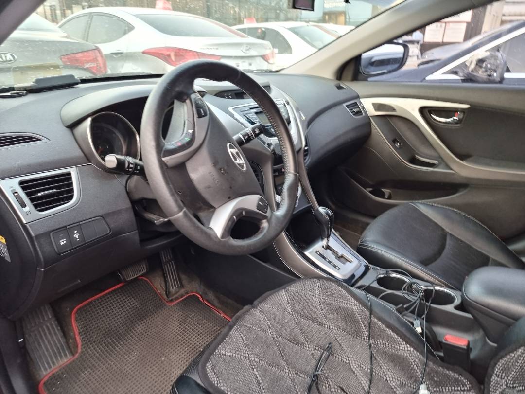 2012 HYUNDAI AVANTE — 242521 KM — Lot 488967 — Souq - Marhaba Auctions Used Cars - Image 7