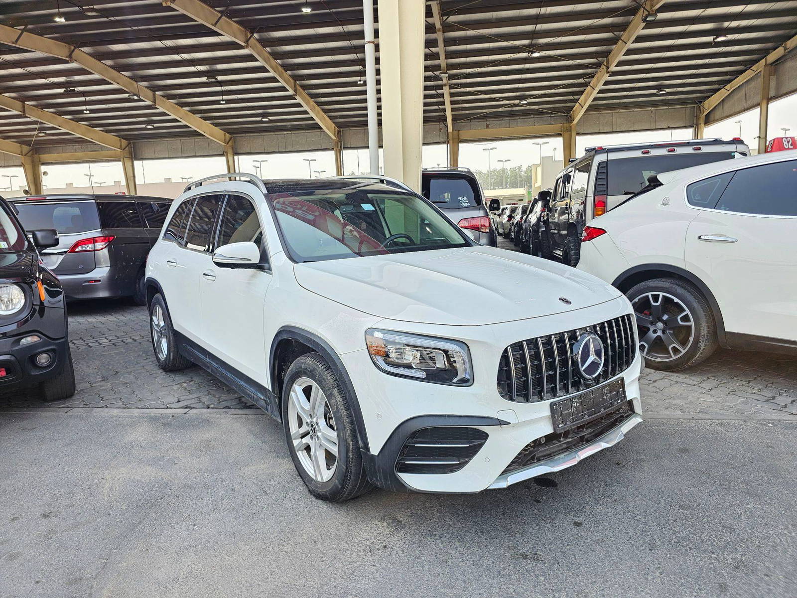 2020 MERCEDES BENZ GLB 250 — 76411 KM — Lot 4HB7LW014345 — Souq - Marhaba Auctions Used Cars - Image 5