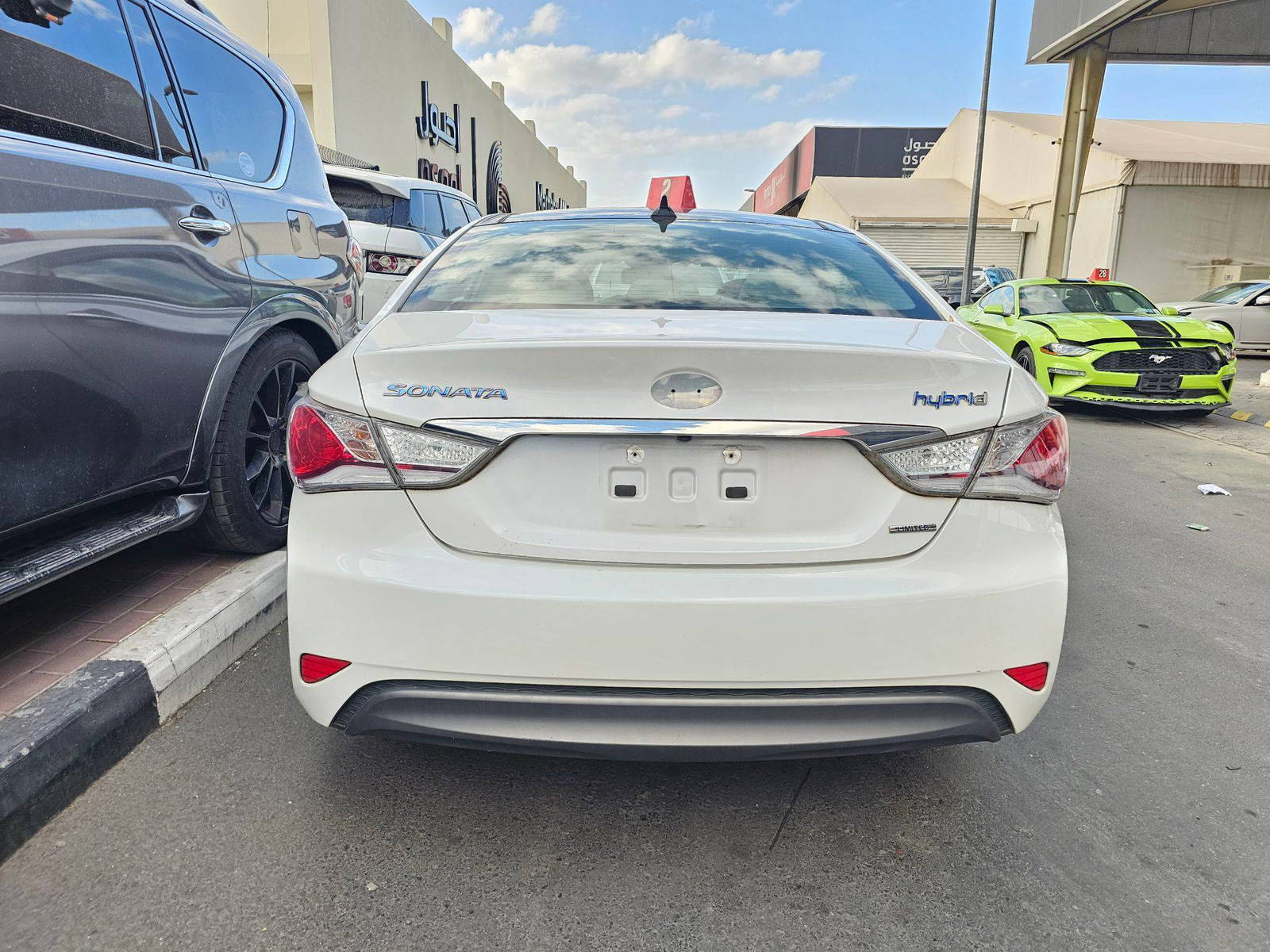 2015 HYUNDAI SONATA — 135748 Miles — Lot 48FA120102 — Souq - Marhaba Auctions Used Cars - Image 4