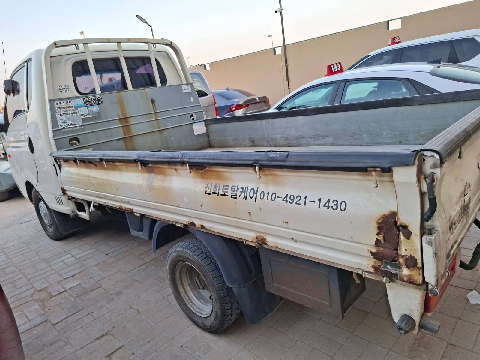 HYUNDAI PORTER 2 2012 - Marhaba Auction Used Cars - Image 5