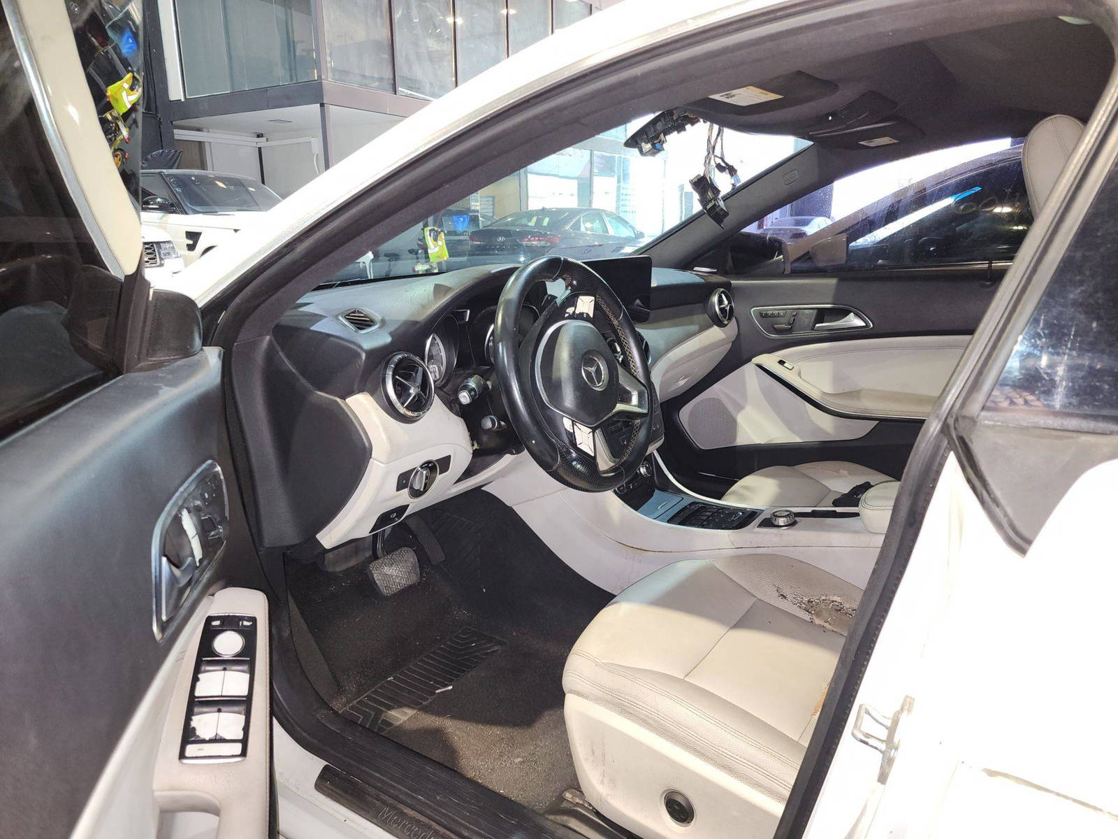 2014 MERCEDES BENZ CLA 250 — 133232 Miles — Lot 080808 — Souq - Marhaba Auctions Used Cars - Image 10