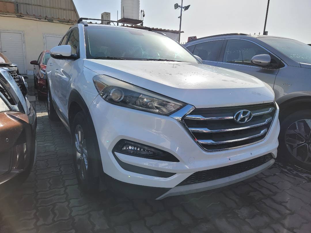 2017 HYUNDAI TUCSON — 94732 Miles — Lot HU353790 — Main - Marhaba Auctions Used Cars - Image 4