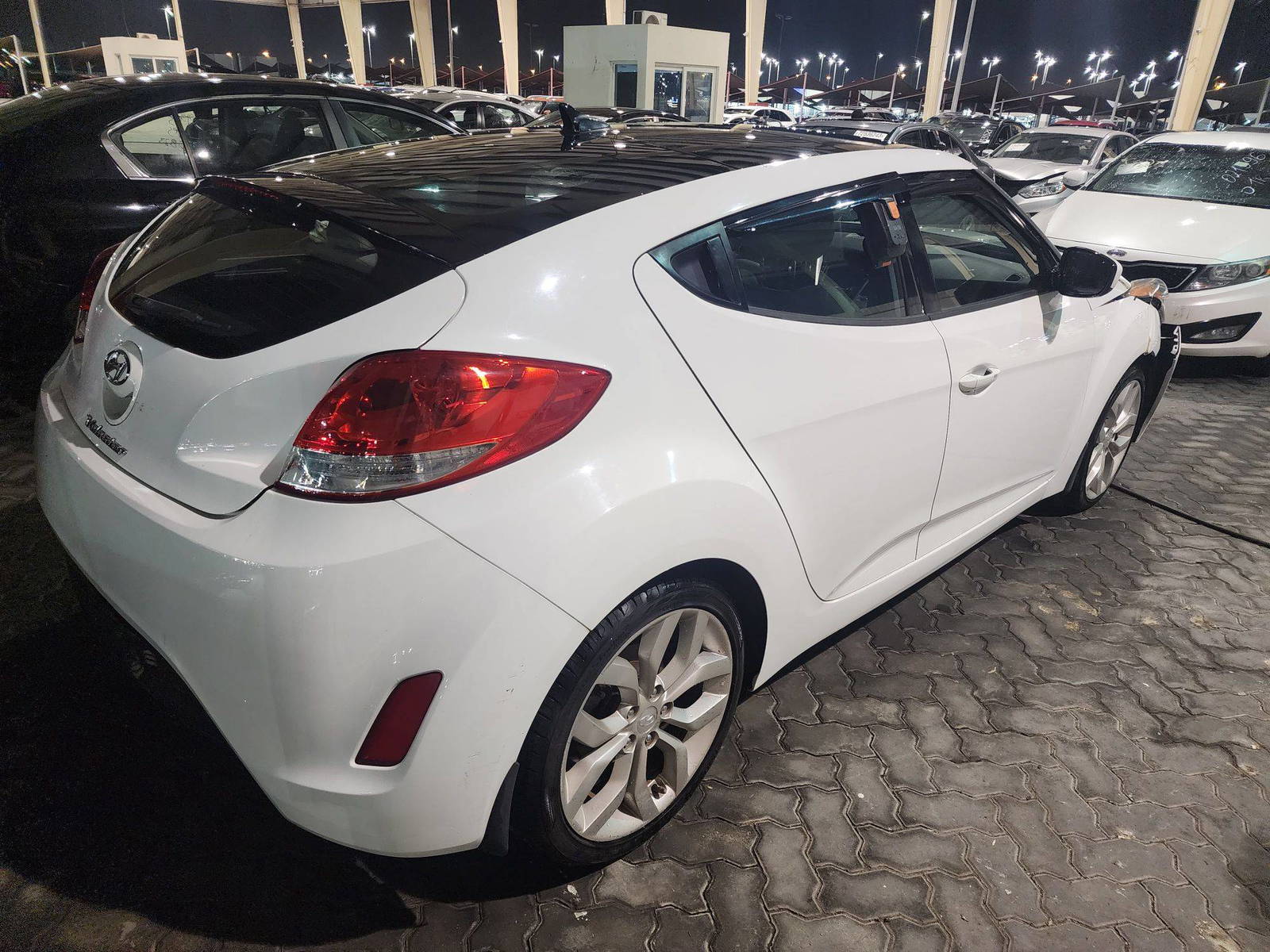2013 HYUNDAI VELOSTER — 114789 Miles — Lot 4546411231 - Marhaba Auctions Used Cars - Image 4
