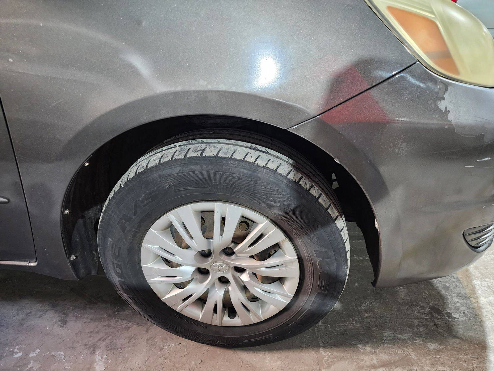 2004 TOYOTA SIENNA — 189816 Miles — Lot 58815744 — Souq - Marhaba Auctions Used Cars - Image 11