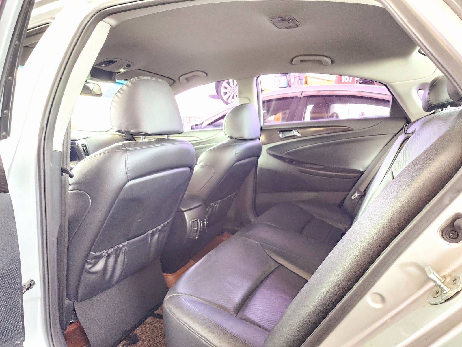 2012 HYUNDAI SONATA — 269089 KM — Lot 364368 — Souq - Marhaba Auctions Used Cars - Image 6