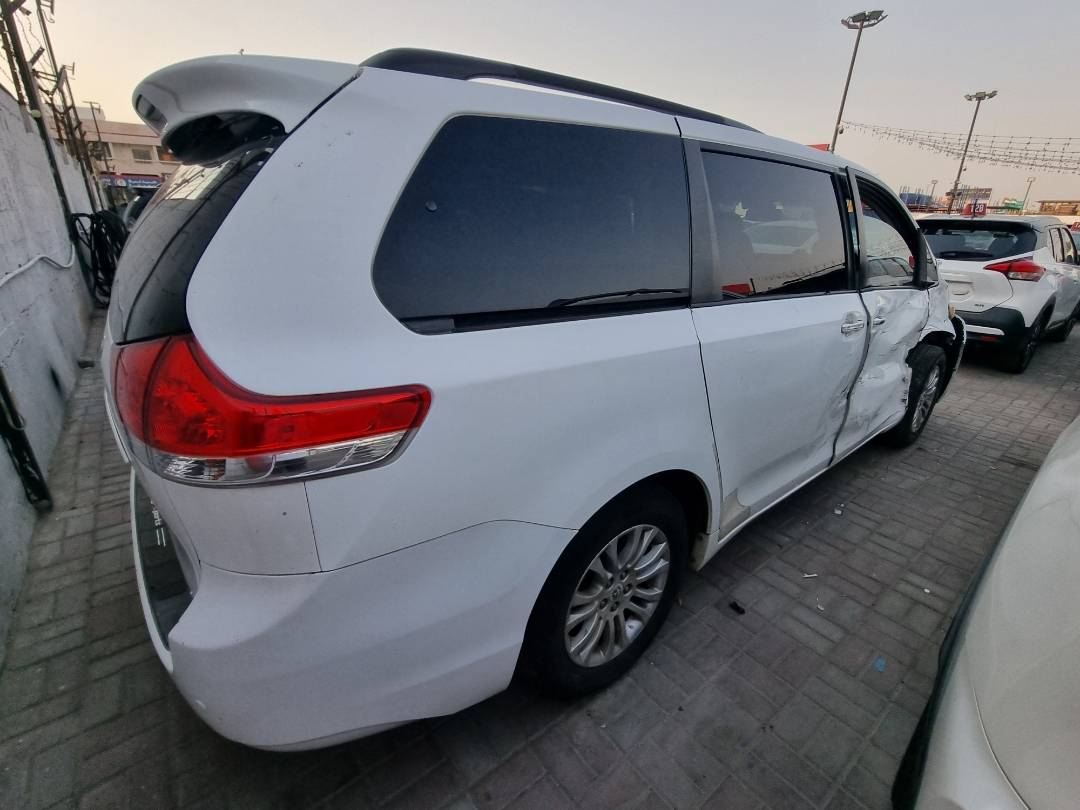2011 TOYOTA SIENNA — 174803 Miles — Lot BS125659 — Ind. 12 - Marhaba Auctions Used Cars - Image 4