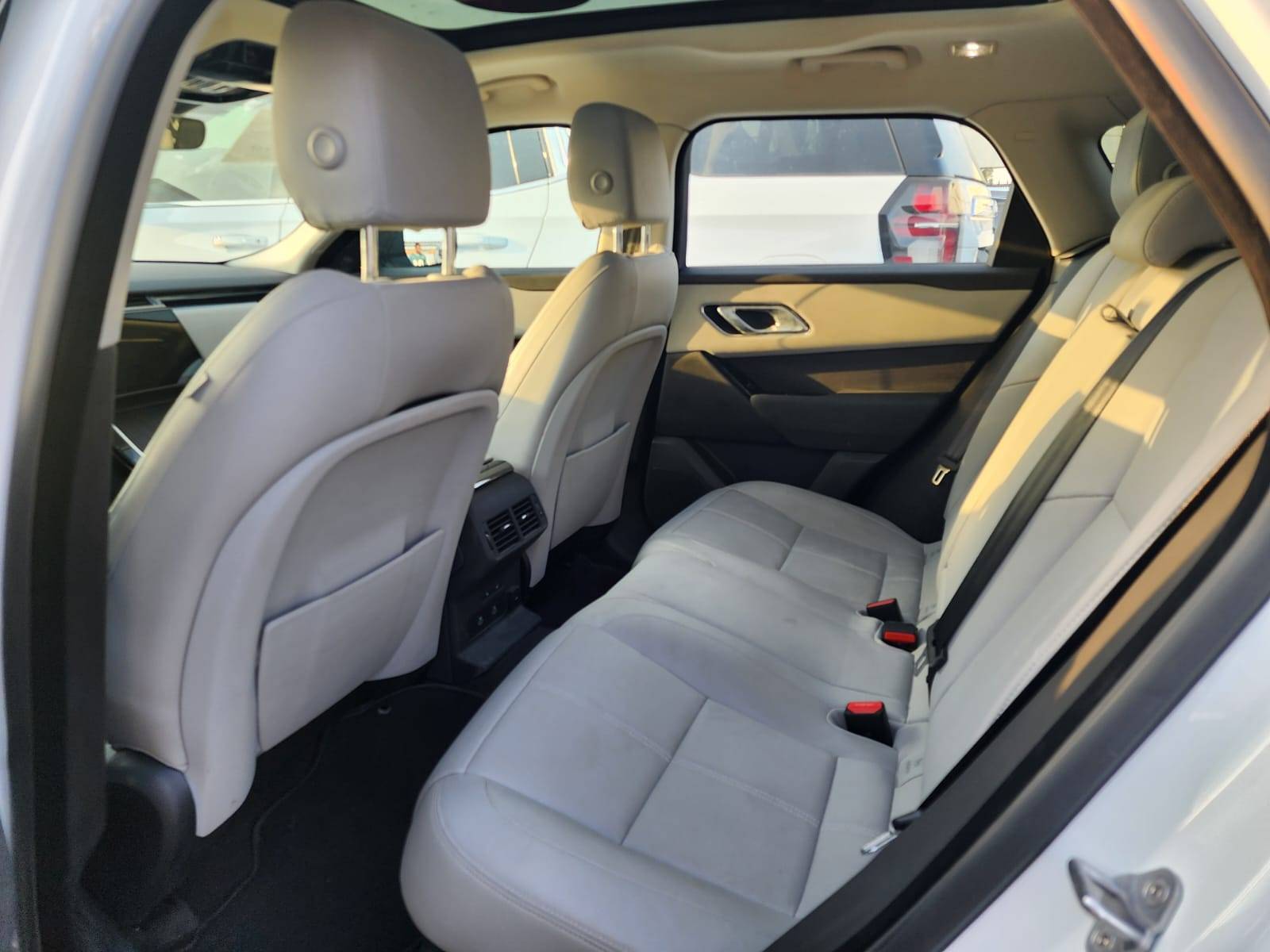 2025 LAND ROVER RANGE ROVER VELAR — 8816 KM — Lot 57614055 - Marhaba Auctions Used Cars - Image 8