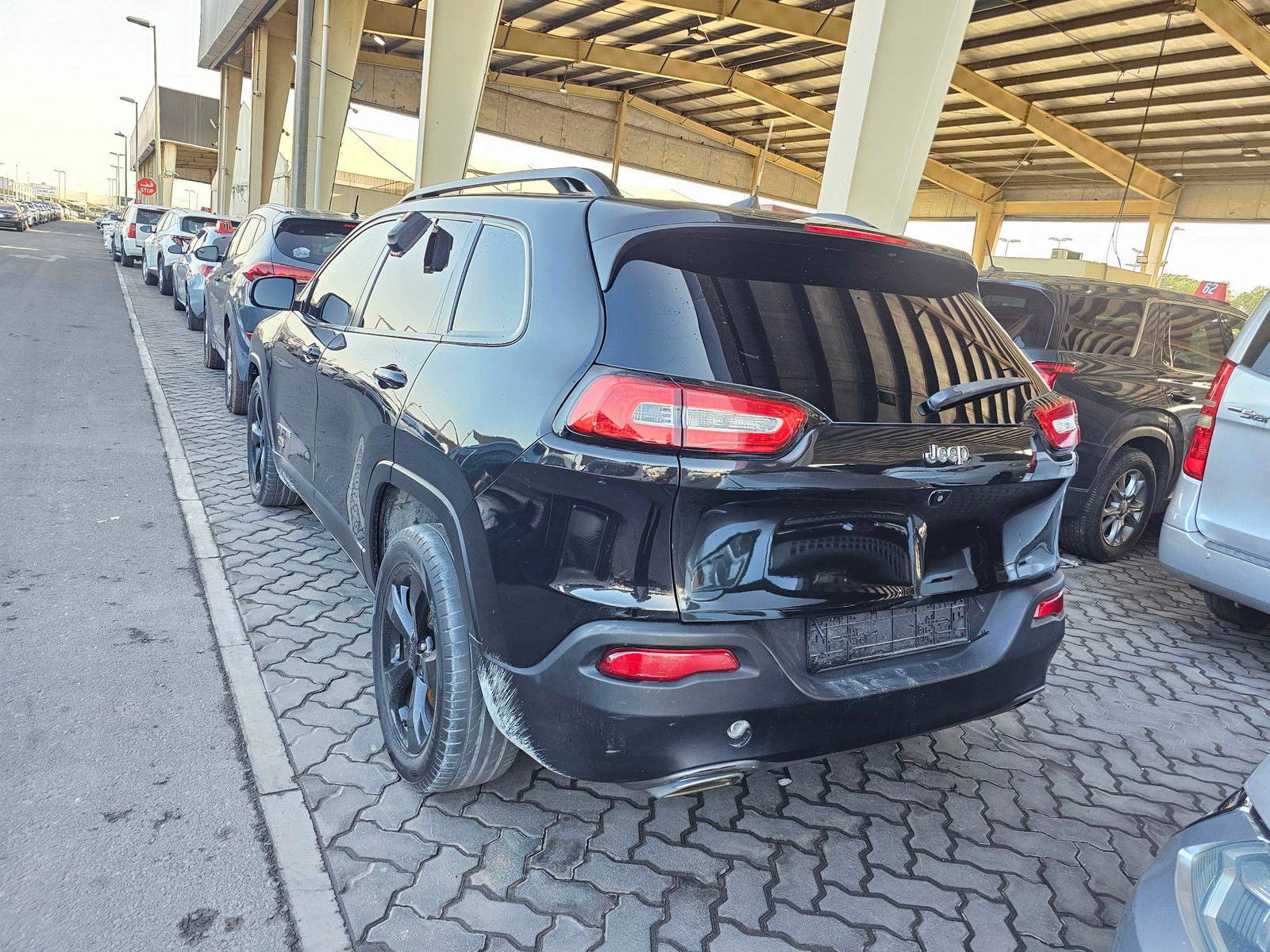 2016 JEEP CHEROKEE LATITUDE — 166797 KM — Lot PJLCS7GW281456 — Souq - Marhaba Auctions Used Cars - Image 5