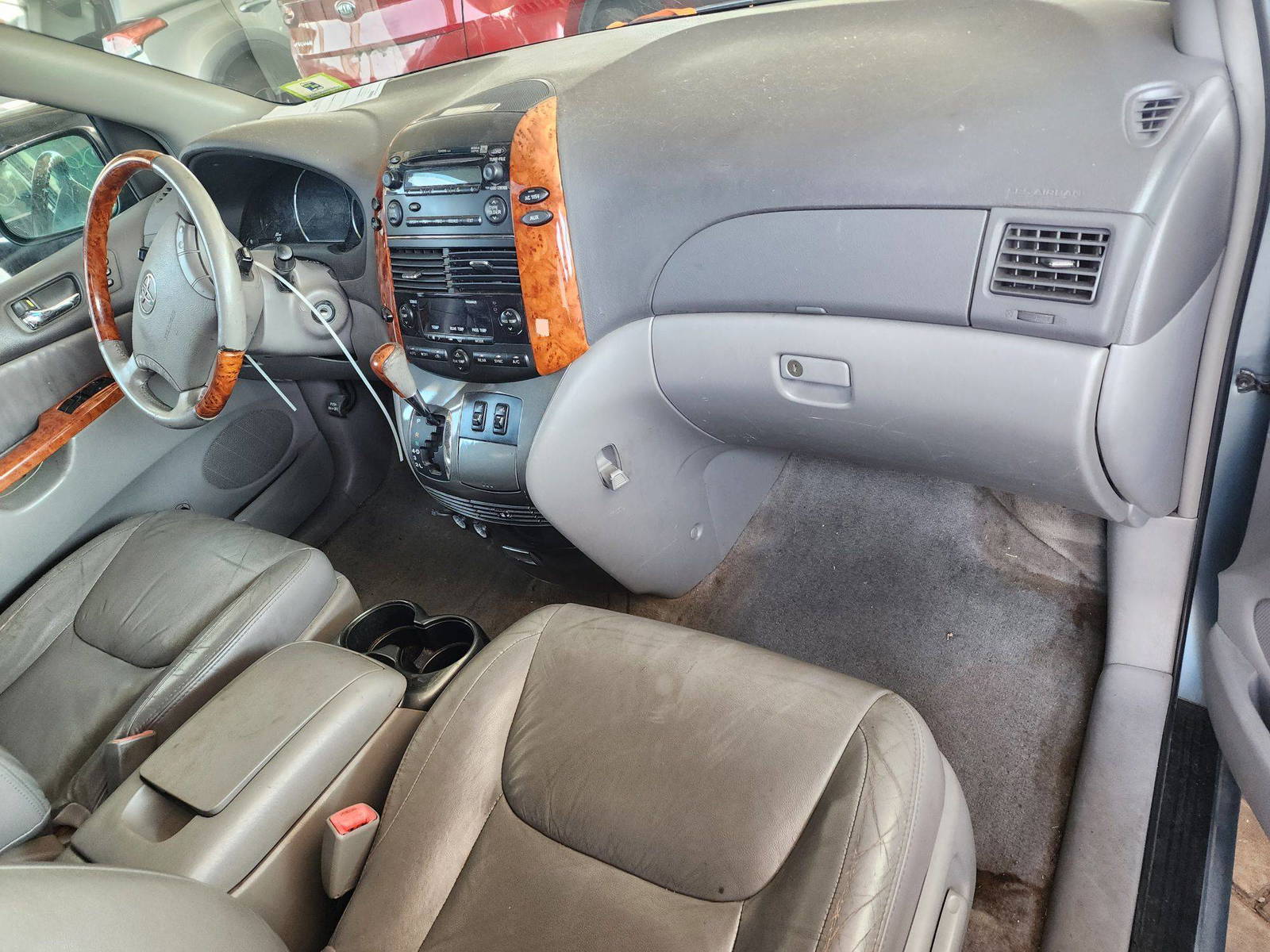2008 TOYOTA SIENNA — 197845 Miles — Lot 59129323 - Marhaba Auctions Used Cars - Image 5