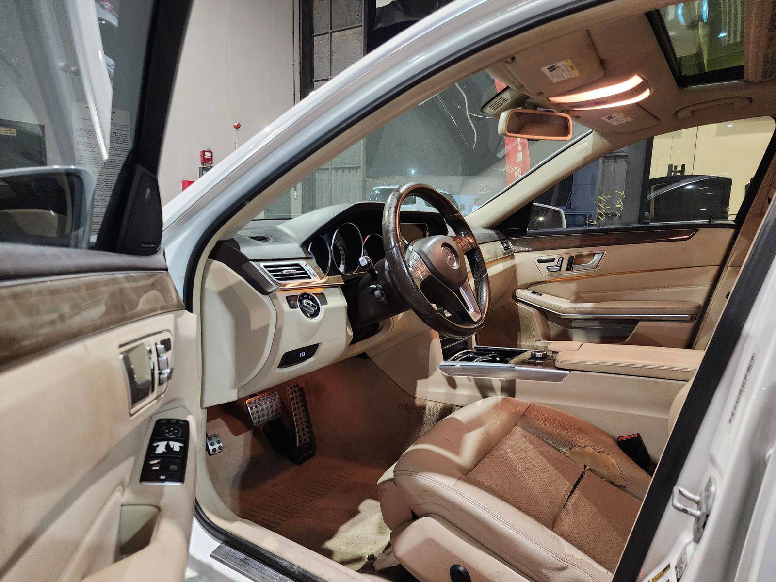 2016 MERCEDES BENZ E 350 — 128958 Miles — Lot 45193455 — Al Quoz - Marhaba Auctions Used Cars - Image 11