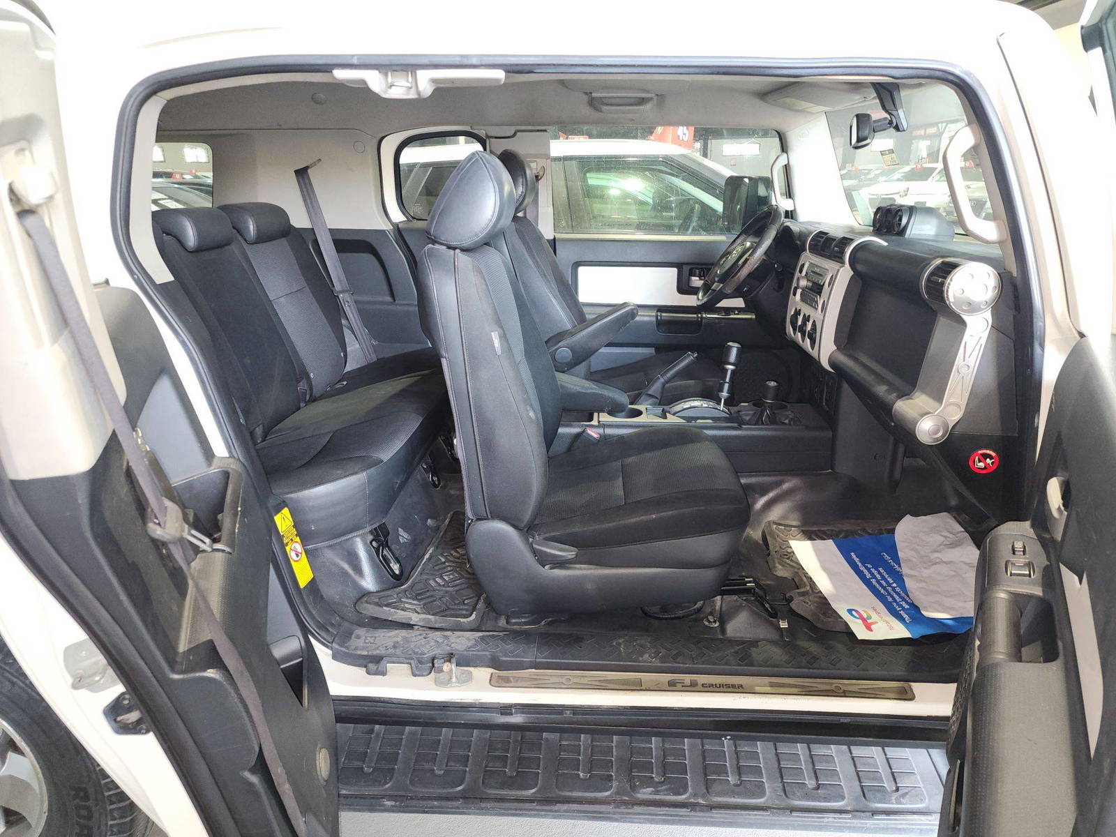 2009 TOYOTA FJ CRUISER — 517389 KM — Lot 39K063077 — Main - Marhaba Auctions Used Cars - Image 10