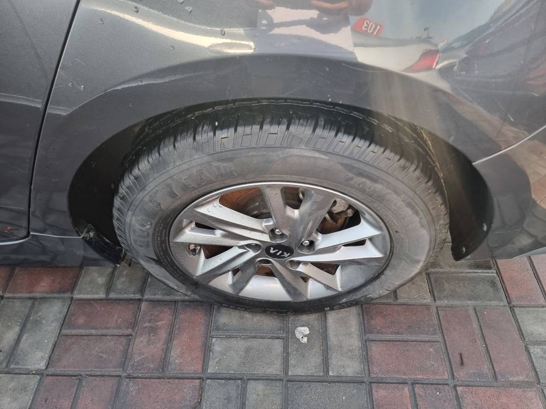 2019 KIA OPTIMA — 166075 Miles — Lot G301624 — Ind. 12 - Marhaba Auctions Used Cars - Image 8