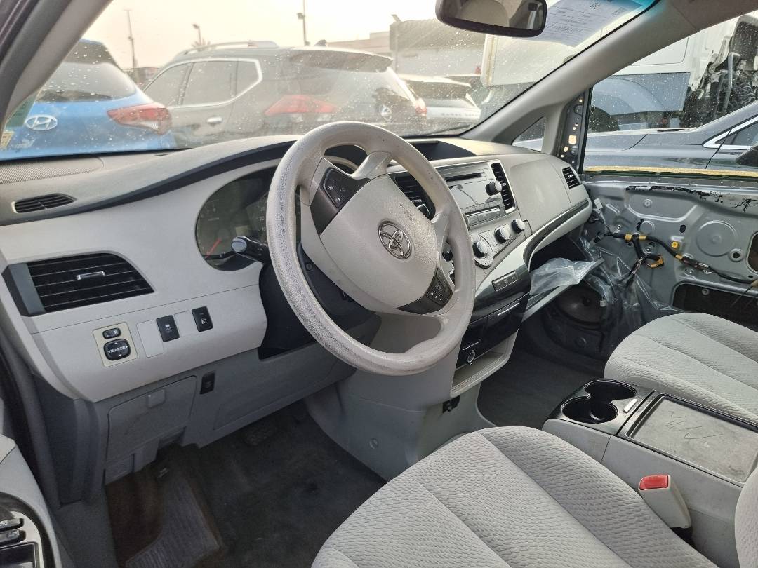 2012 TOYOTA SIENNA — 221066 Miles — Lot 255325 — Ind. 12 - Marhaba Auctions Used Cars - Image 6