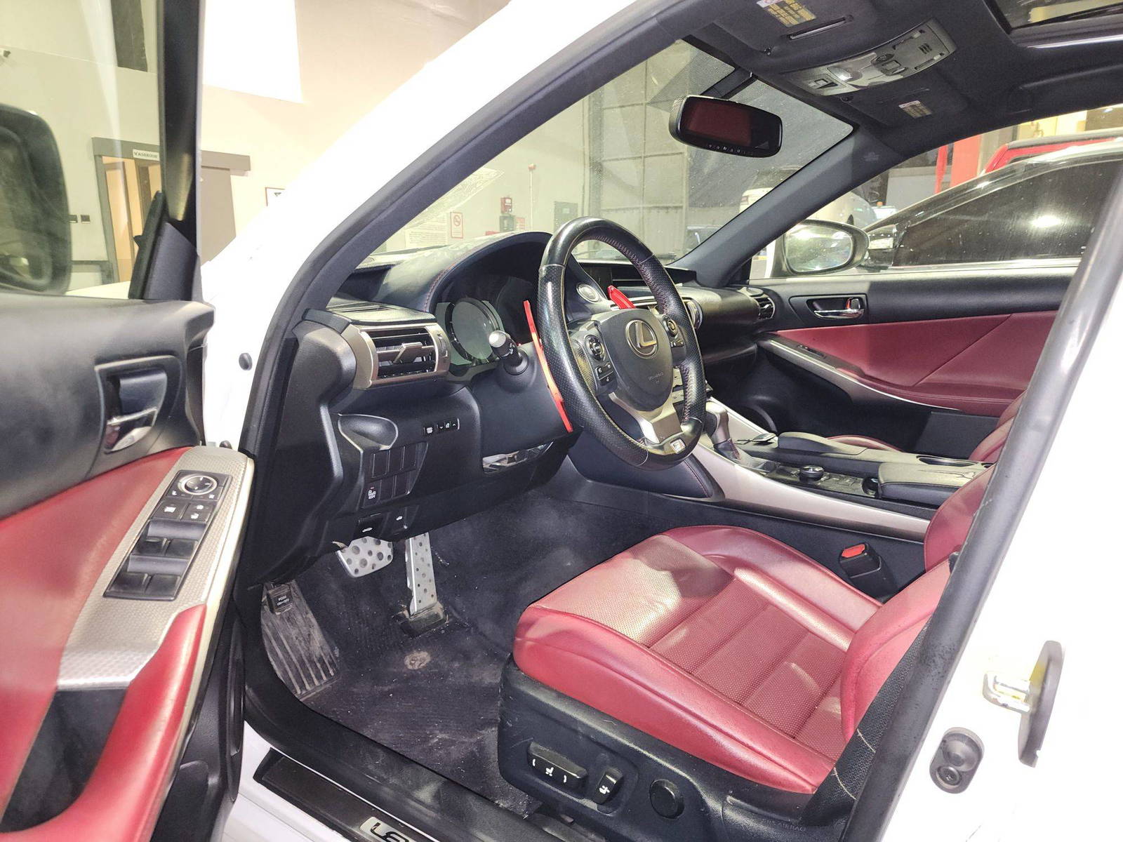 2014 LEXUS IS 250 — 169460 Miles — Lot 41375999 — Souq - Marhaba Auctions Used Cars - Image 7