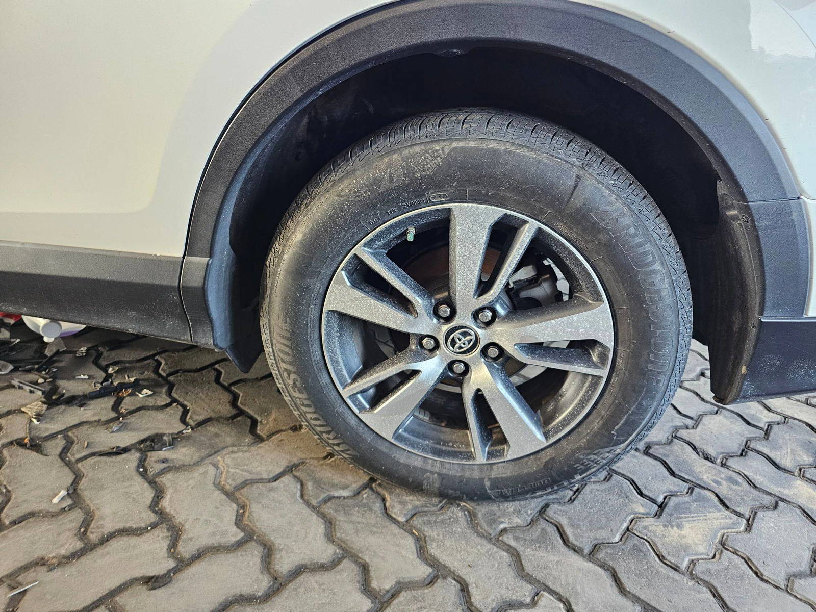 2016 TOYOTA RAV4 — 152860 Miles — Lot W522127 — Souq - Marhaba Auctions Used Cars - Image 11