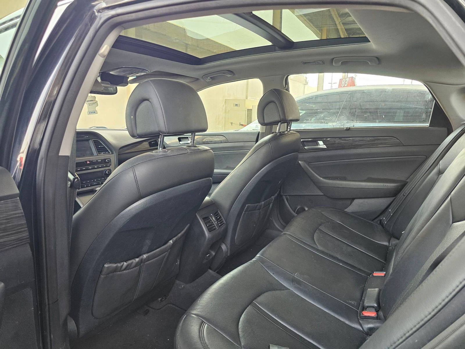 2015 HYUNDAI SONATA — 127934 KM — Lot 12233009 — Souq - Marhaba Auctions Used Cars - Image 6