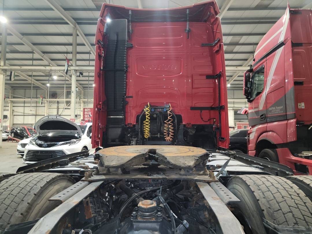 2014 VOLVO FH-Series — 984518 KM — Lot 676824 — Main - Marhaba Auctions Used Cars - Image 5