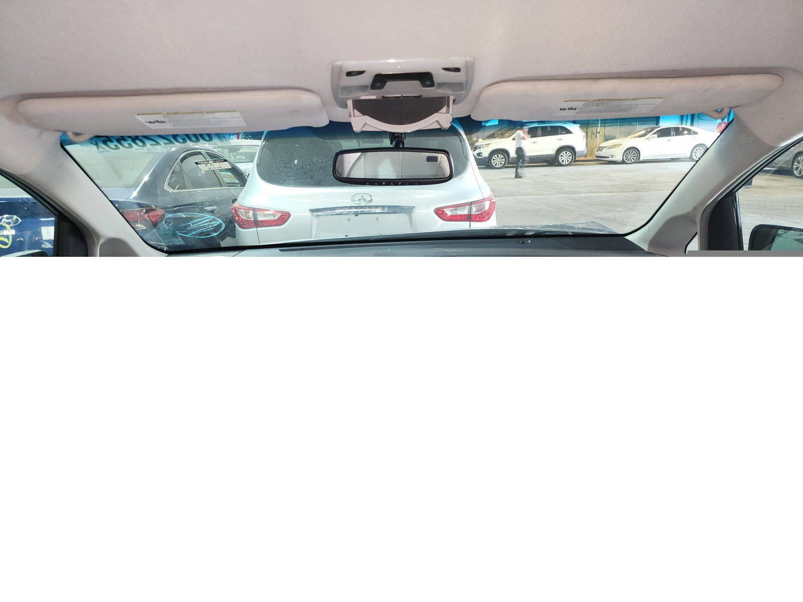 2013 TOYOTA SIENNA — 181349 Miles — Lot 281095 — Souq - Marhaba Auctions Used Cars - Image 8