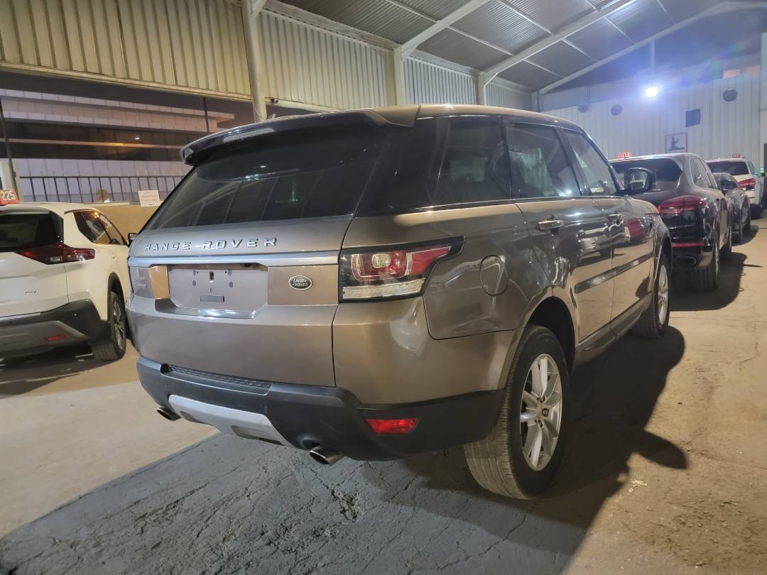 2015 LAND ROVER RANGE ROVER — 95256 Miles — Lot FA608672 — Main - Marhaba Auctions Used Cars - Image 4