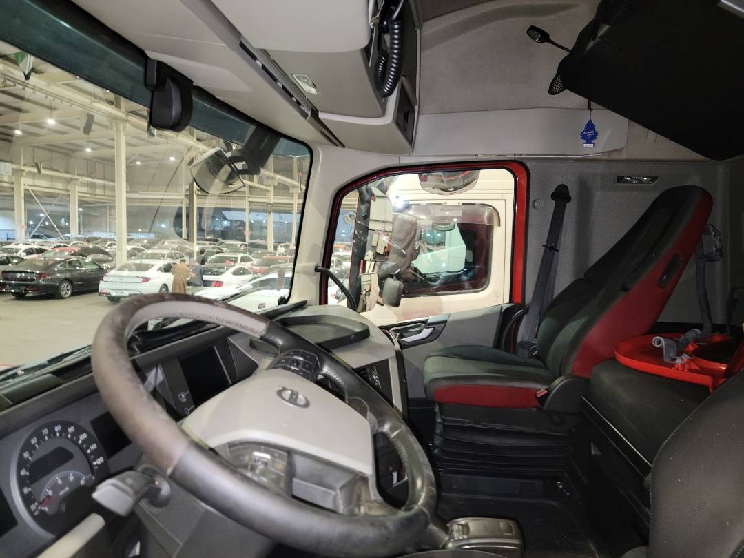 2016 VOLVO FH-Series — 897998 KM — Lot B757349 — Main - Marhaba Auctions Used Cars - Image 9