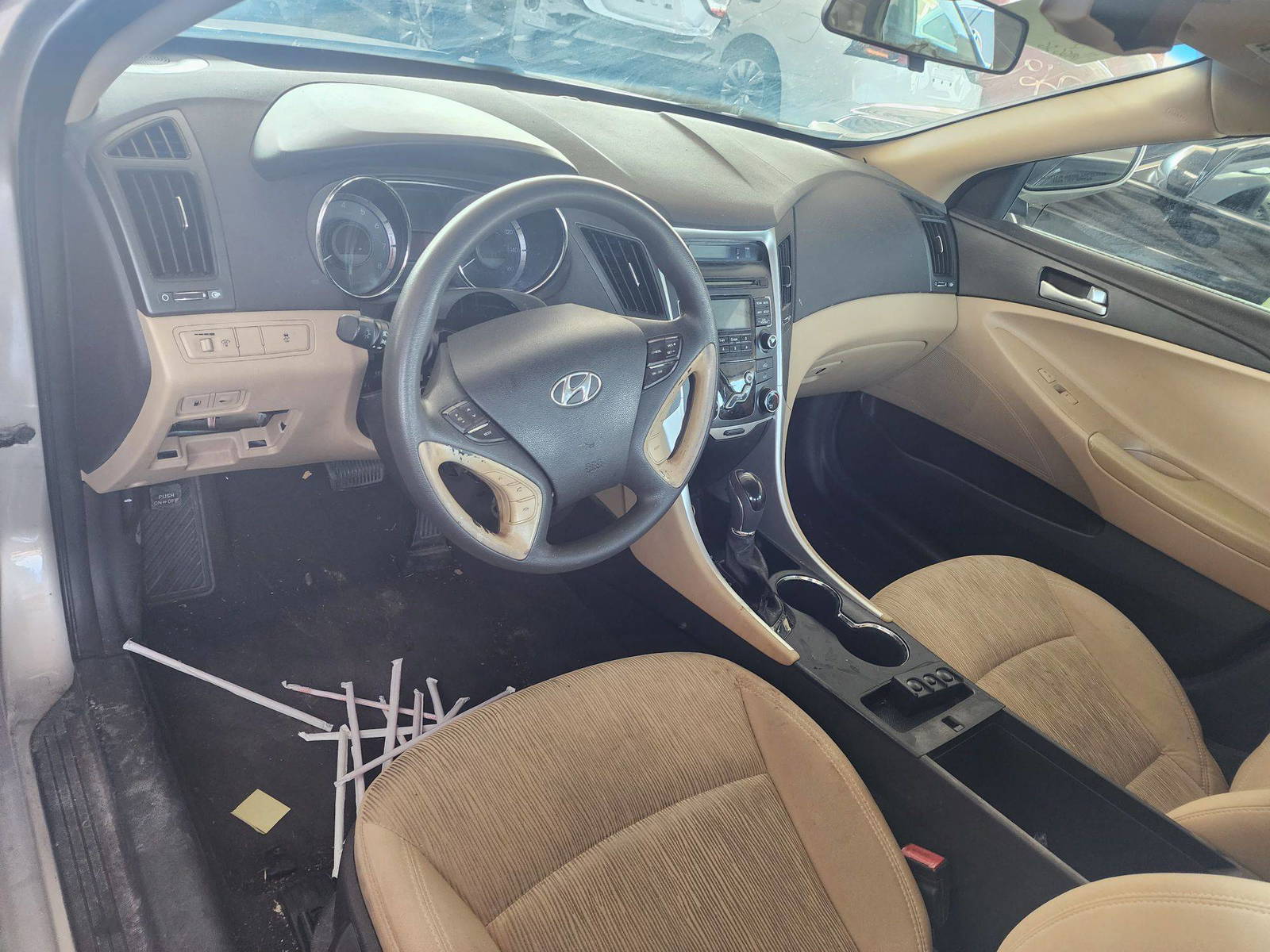 2011 HYUNDAI SONATA — 186636 Miles — Lot 36919707 - Marhaba Auctions Used Cars - Image 4