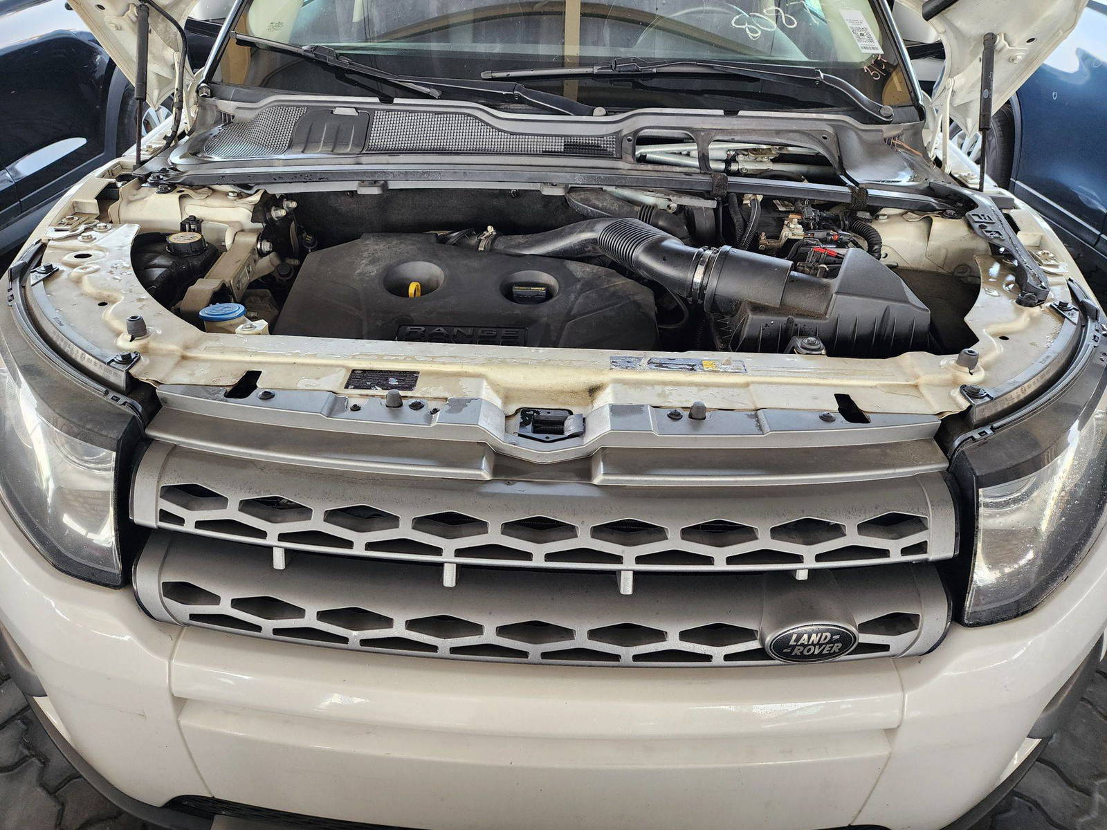 2013 LAND ROVER RANGE ROVER EVOQUE — 175770 Miles — Lot 39061847 — Souq - Marhaba Auctions Used Cars - Image 11