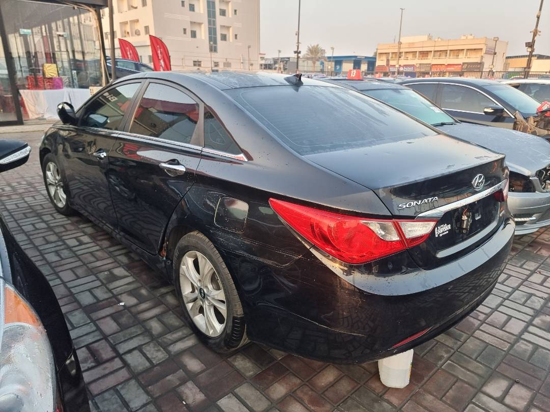 2013 HYUNDAI SONATA — 128192 Miles — Lot H654111 — Souq - Marhaba Auctions Used Cars - Image 4