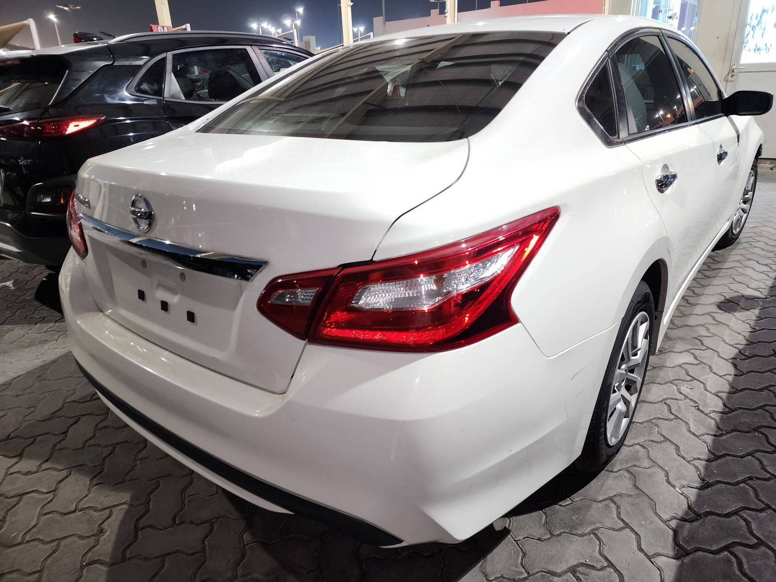 2017 NISSAN ALTIMA — 80572 Miles — Lot 37075234 - Marhaba Auctions Used Cars - Image 4